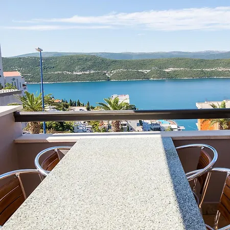 Πανσιόν Suzana