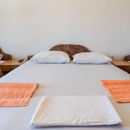 Πανσιόν Suzana Neum