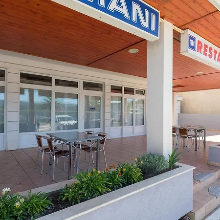 Suzana Πανσιόν Neum