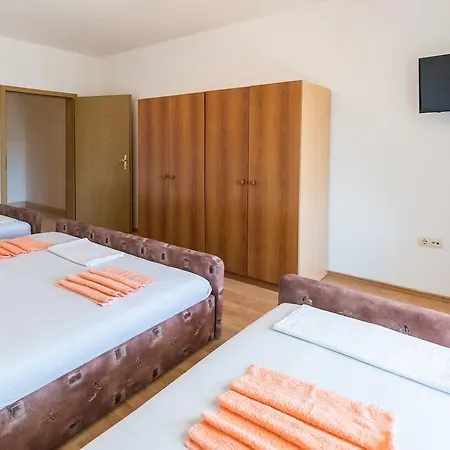 Suzana Πανσιόν