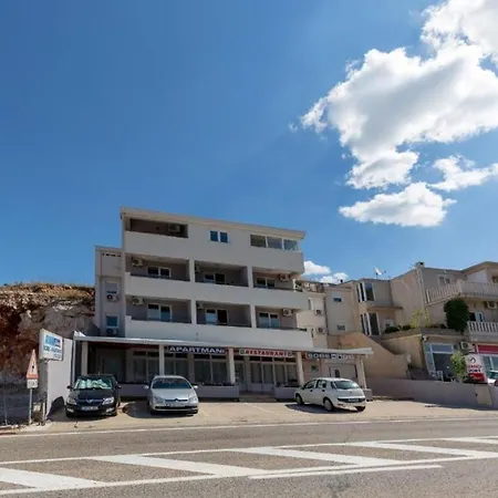 Suzana Πανσιόν 3*